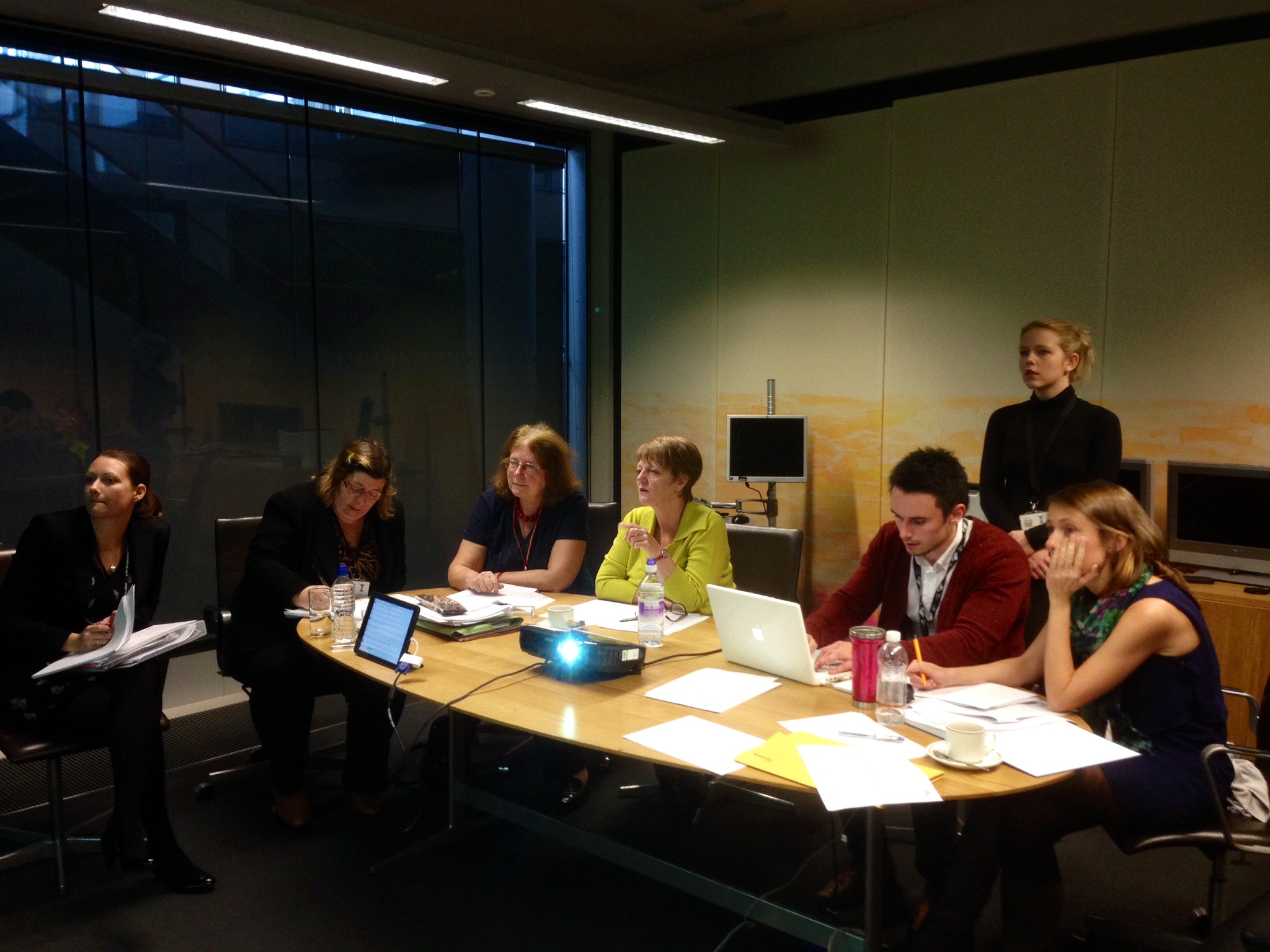 Committee Member Julie Morgan AM and Committee Chair Jocelyn Davies AM taking part in a web-chat with students. 