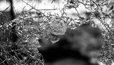 Image of broken glass 