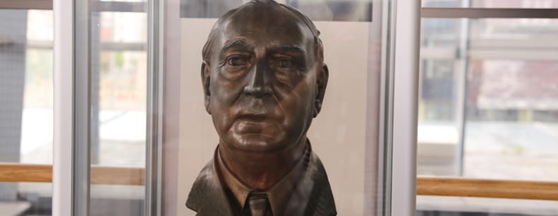 Bust of Jim Griffiths