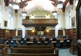 A picture showing the inside of an empty court room